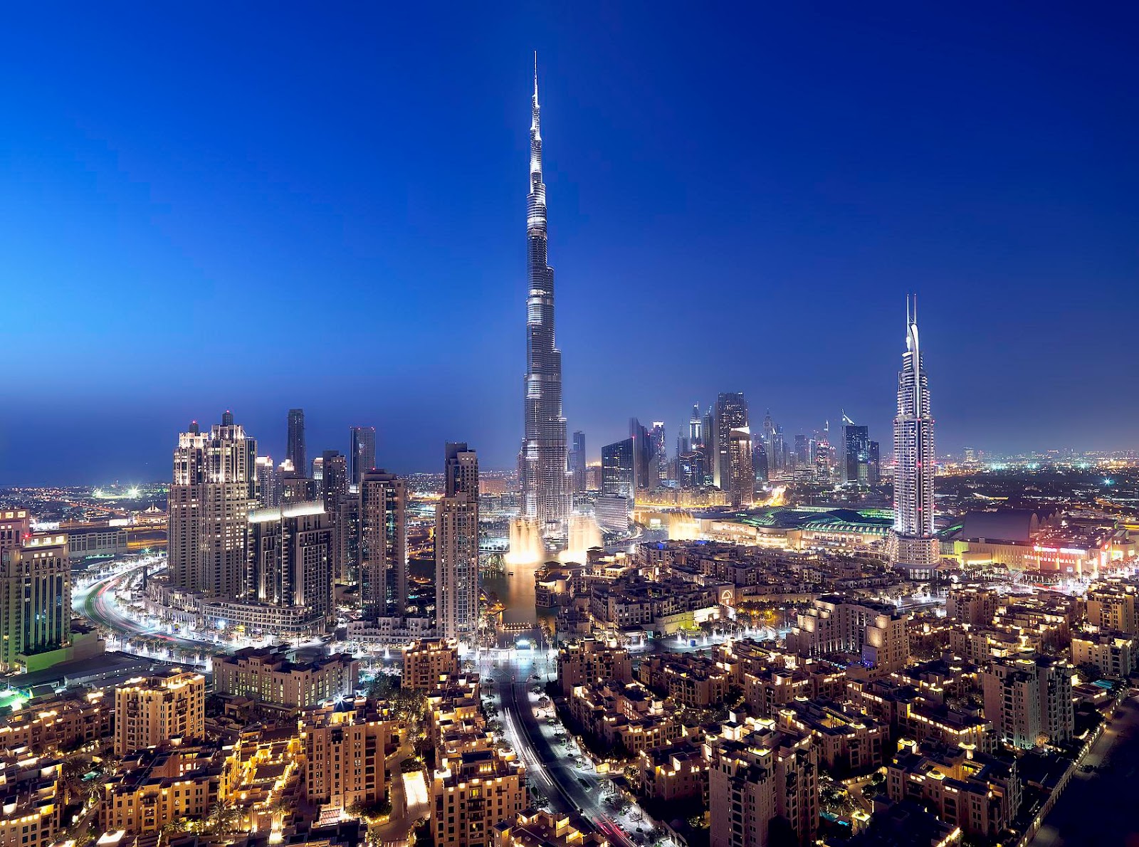 Почему Дубай называют фальшивым городом